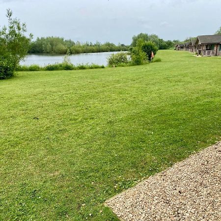 Reeds Lodge, Lake Pochard South Cerney Esterno foto